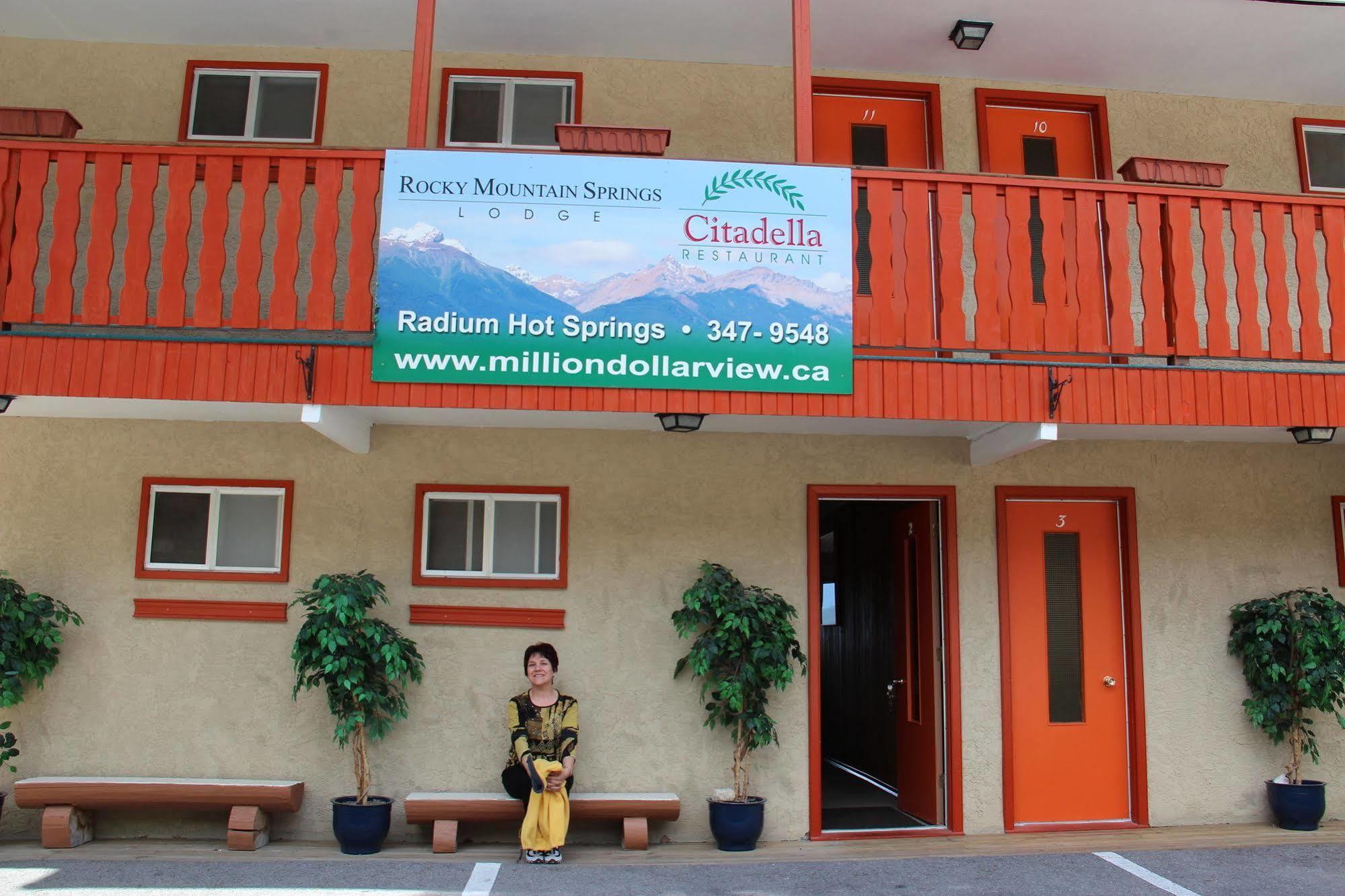 Motel Bo Radium 래디움핫스프링스 외부 사진