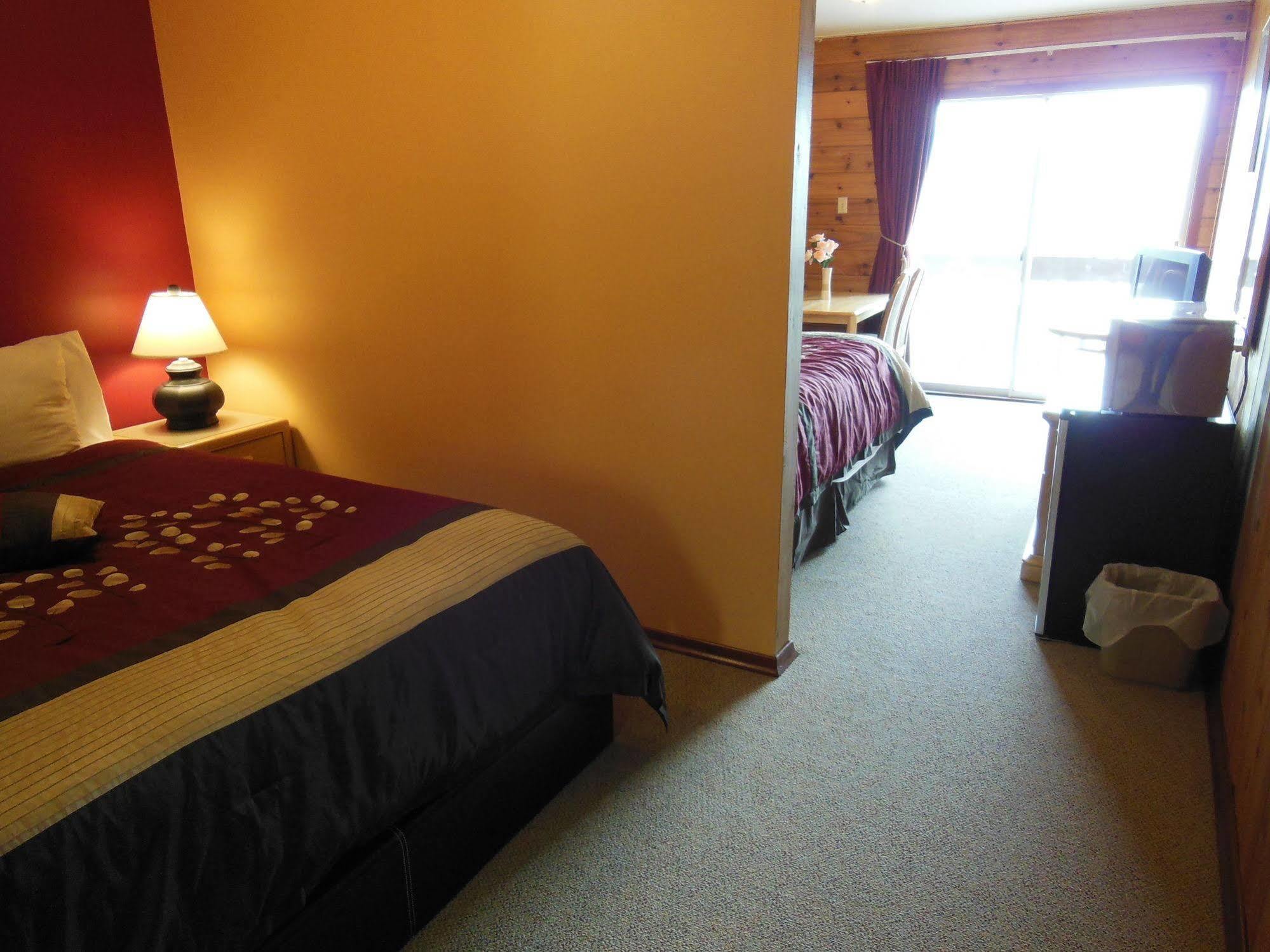 Motel Bo Radium 래디움핫스프링스 외부 사진